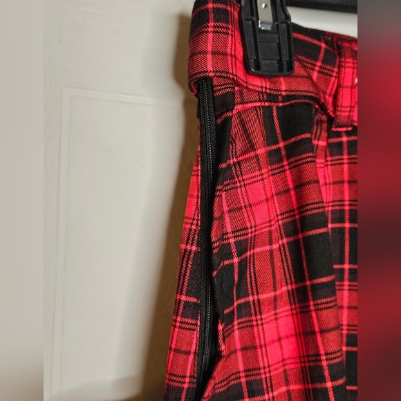 Divided by H&M Red Black Plaid Mini Skirt Belted Academia Grunge Punk Sz 4 EUC - Picture 4 of 8